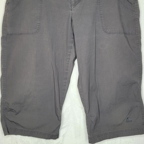 Nike ACG Bermuda Outdoor Shorts Size 8 - Picture 3 of 9